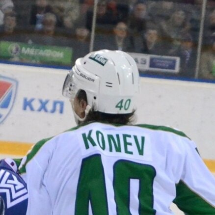 Novosibirskas 'Sibirj' no 'Donbass' izpērk KHL visvēlāko vārtu autoru Koņevu