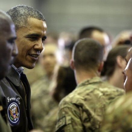 Baraks Obama negaidīti ierodas Afganistānā; Karzajs ar viņu tikties nevēlas