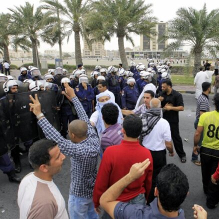Bahreinas  šiītu opozīcija izstājas no sarunām ar valdību
