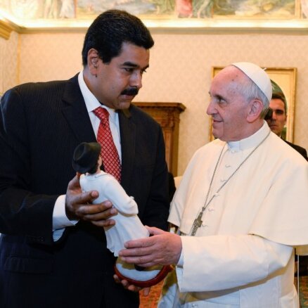 Maduro aicina pāvestu uzņemties starpniecību Venecuēlas politiskās krīzes atrisināšanai
