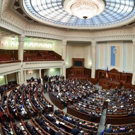 Ukrainas parlaments pagarina karastāvokli valstī līdz 23. augustam