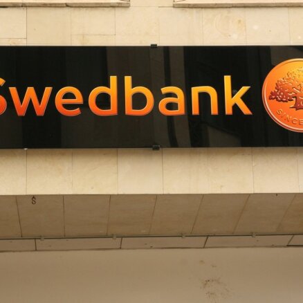 Raidījums: izmeklēšana par 'Swedbank' Latvijā notiek saistībā ar 'Magņitska lietu'