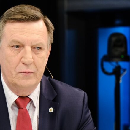 Министр внутренних дел призывает смягчить условия продления ВНЖ для граждан России