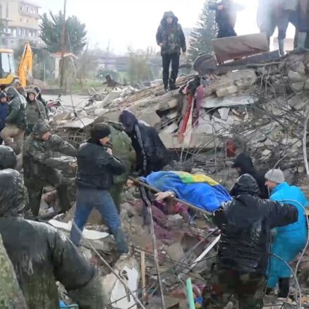 'Ziedot.lv' sāk vākt ziedojumus Turcijas zemestrīcē cietušajiem