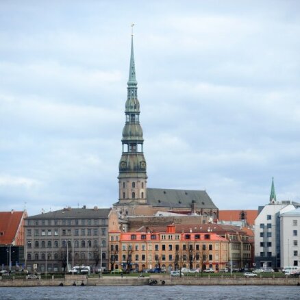 Lūgs Saeimu Svētā Pētera baznīcas īpašuma tiesības piešķirt Rīgas pašvaldībai
