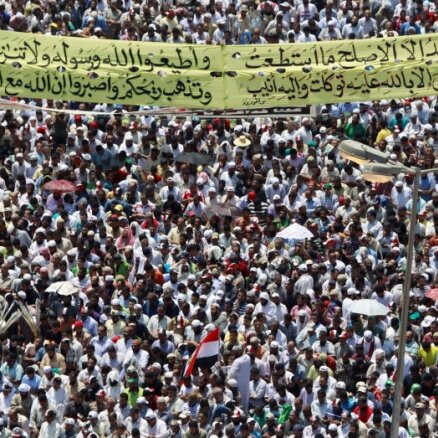 Masu protestu dēļ Ēģiptes  valdība grib demisionēt