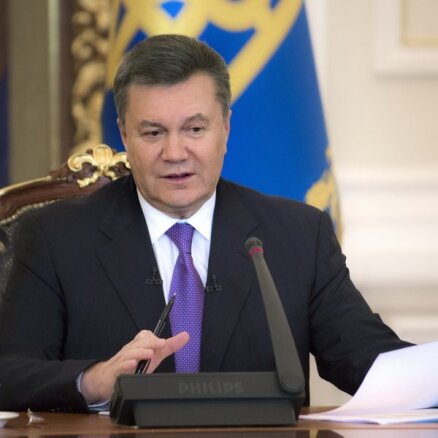 Янукович подписал закон об амнистии участников массовых протестов