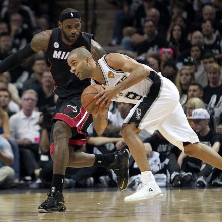 'Spurs' nokļūst uzvaras attālumā no NBA čempionu titula