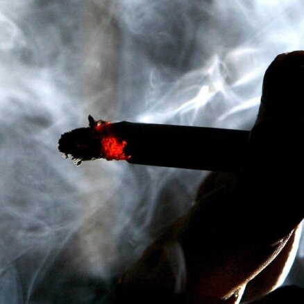 Rīgas Bāriņtiesas priekšsēdētājs: smēķēšana būs papildus arguments aizgādniecības pārtraukšanai