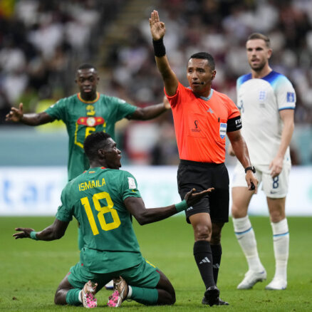 "Заткнитесь!" Арбитр жестко отреагировал на просьбы футболистов Сенегала по поводу пенальти
