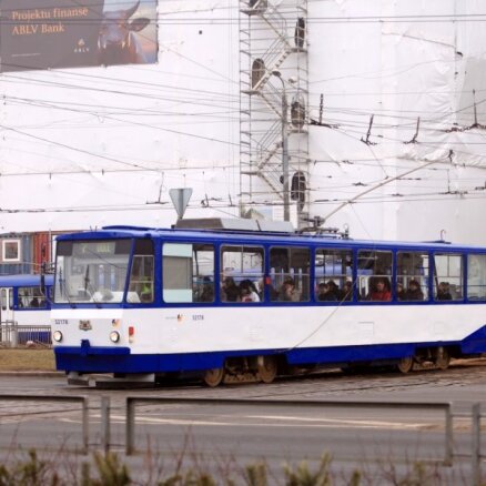 Низкопольные трамваи в Кенгарагсе и Ильгюциемсе. Rīgas satiksme реновирует трамвайные пути 5-го и 7-го маршрутов