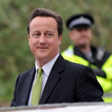 Кэмерон предлагает выгнать из Британии мигрантов-бродяг