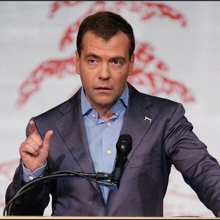 Медведев  впервые допустил отставку президента Сирии
