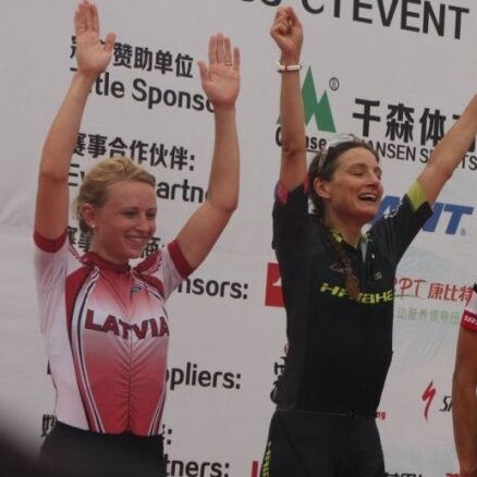 Lelde Ardava Ķīnā izcīna trešo vietu UCI kategorijas velokrosā