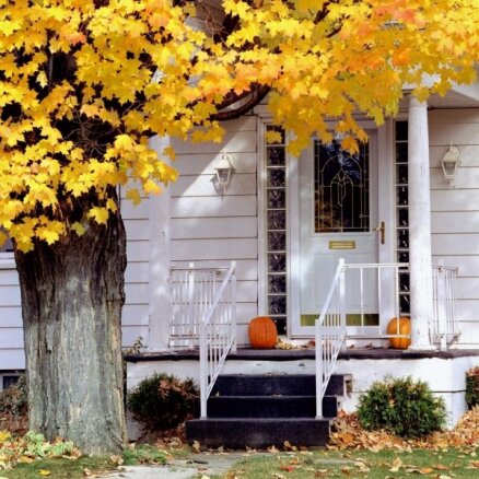 Сентябрь на пороге: 25 способов украсить крыльцо этой осенью