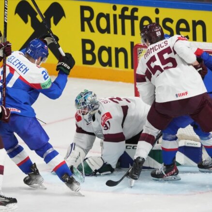 Latvija atkal ielaiž pirmajā minūtē un svarīgā duelī piekāpjas Slovākijai