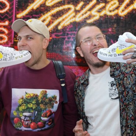 Foto: Ļaužu pūlis šturmē Ozola jauno pop-up bodīti