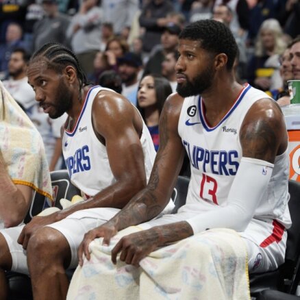 NBA kluba 'Clippers' lidmašīnai iespēris zibens, pasažieri izmisumā klieguši