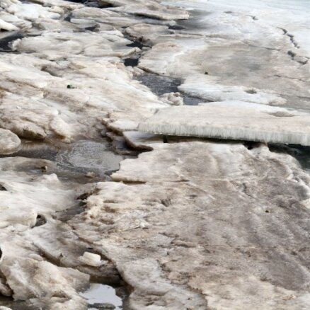 Brīdina par augstu ūdens līmeni Daugavas baseina lejteces upēs
