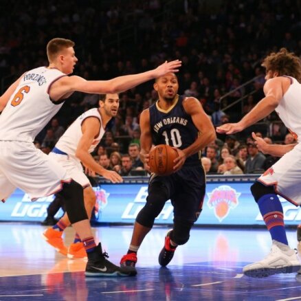 Porziņģis un 'Knicks' izcīna otro uzvaru sezonā savā laukumā