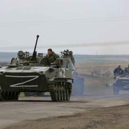 Krievija sākusi vērienīgu ofensīvu Ukrainas austrumos, saka Zelenskis