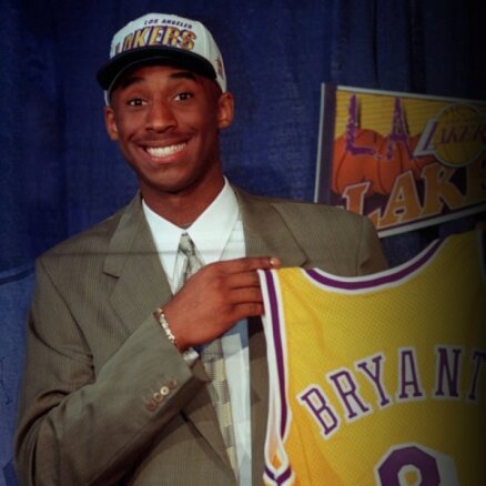 Lēmums, kas mainīja NBA vēsturi. Kāpēc Kobe nonāca Holivudā, nevis Ņūdžersijā