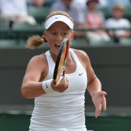 Latvijas tenisiste Ostapenko cīnīsies par jaunatnes Olimpiādes bronzu dubultspēlēs