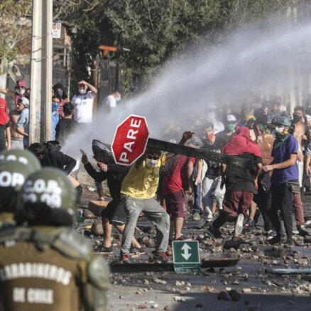 Foto: Čīlē izceļas protesti saistībā ar pārtikas trūkumu