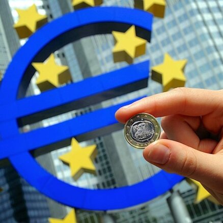 Неофициальный источник: ЕК пригласит Латвию в еврозону