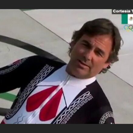 Лыжник из Мексики выступит в Сочи в костюме в стиле "мариачи"