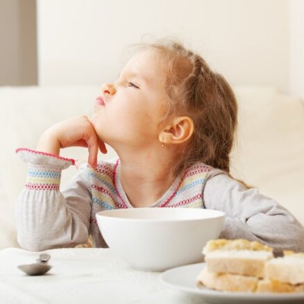 Kāpēc nedrīkst pieļaut bērnam iekrist slazdā, ēdienus iedalot 'sliktajos' un 'labajos'