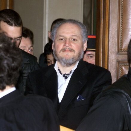 Parīzes tiesa atstāj spēkā Karlosam Šakālim piespriesto mūža ieslodzījumu