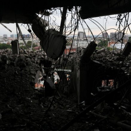 Ukraina piedzīvo masīvu raķešu apšaudi; okupantu artilērija izšauj līdz 1000 lādiņiem stundā
