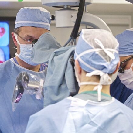Austrumu slimnīcā ar unikālu operāciju no lenteņu invāzijas izglābj vīrieti