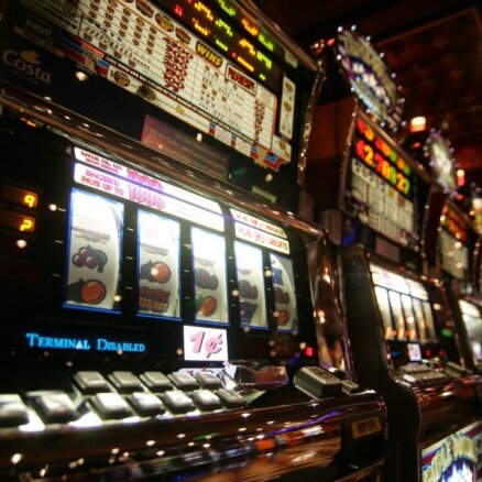 Saeima konceptuāli atbalsta pasākumus azartspēļu ierobežošanai