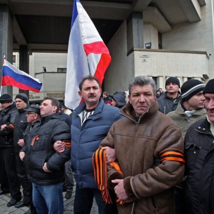 В ходе столкновений у парламента Крыма пострадало 20 человек; есть жертвы