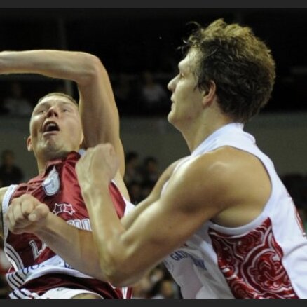 Timofejs Mozgovs: 'Eurobasket 2011' spēlēs lietuviešiem piepalīdzēs tiesneši