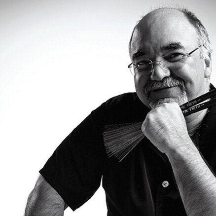 Rīgā viesosies 'Grammy' ieguvušais vālīšu virtuozs Pīters Erskins
