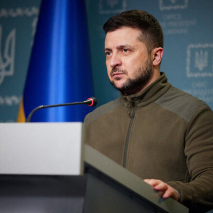 Zelenskis: Ukraina izstāsies no sarunām, ja tiks rīkots 'referendums', iznīcināti cilvēki Mariupolē