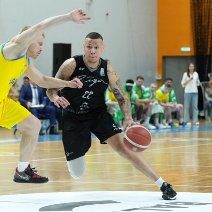 'VEF Rīga' basketbolisti viesos uzvar 'Ventspili' un izlīdzina rezultātu finālsērijā