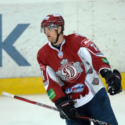 Латвийский хоккеист Павлов дисквалифицирован на полтора года