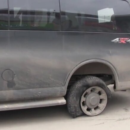 Video: Krimā apšauda Kijevas aktīvistu automašīnu