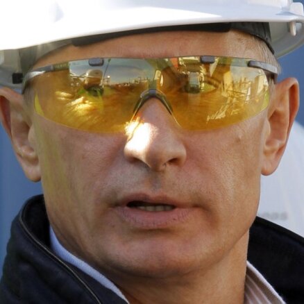 Путин : критиковать власть можно, но талантливо