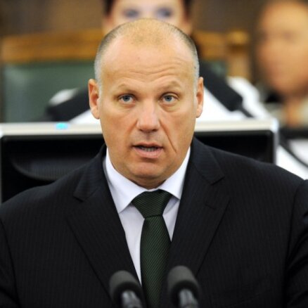 Министр обороны: долг каждого гражданина Латвии - защищать свою родину