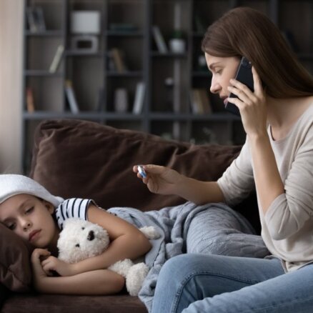 Lai nav četras stundas jāsēž slimnīcā. Ko var jautāt, zvanot bērnu slimnīcas pediatru tālrunim