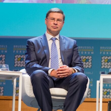 ES līderi plaši atbalsta ES kandidātvalsts statusa piešķiršanu Ukrainai, pauž Dombrovskis