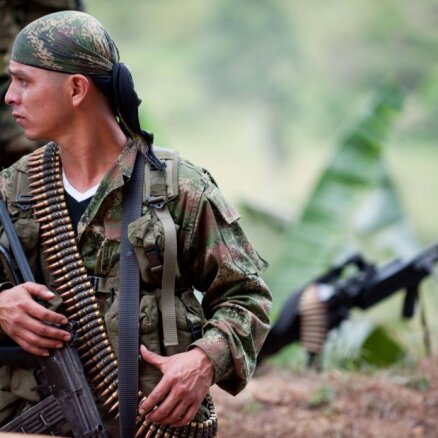 Kolumbija sāk pārrunas ar valsts lielāko nemiernieku grupējumu