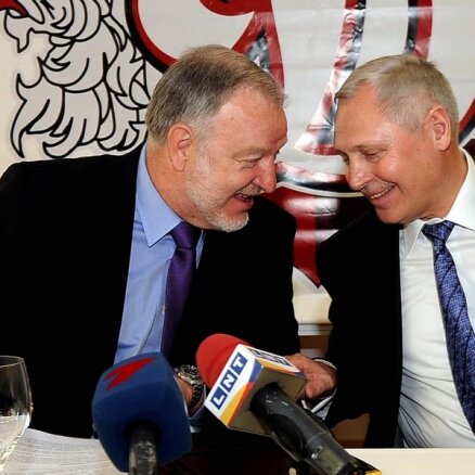 Rīgas 'Dinamo' vadība nedomā mainīt komandas trenerus