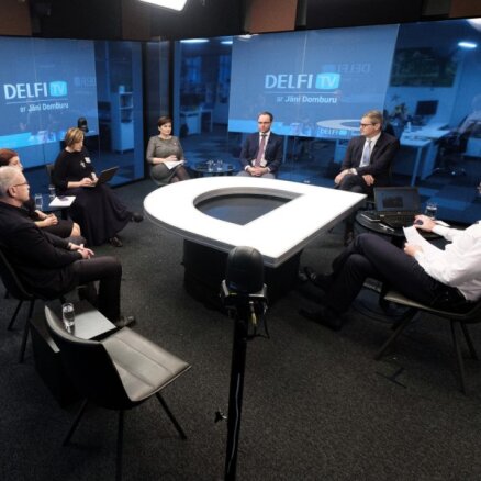 'Delfi TV ar Jāni Domburu' diskutē mediķi un politiķi. Pilns ieraksts