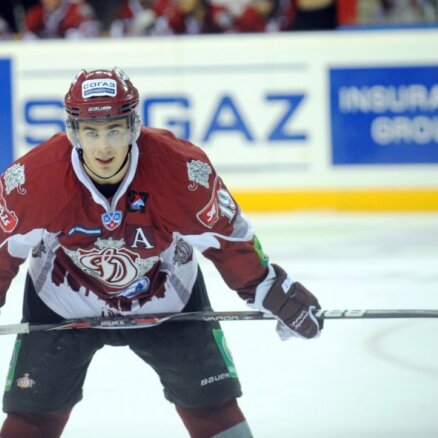 Miķelis Rēdlihs pagaidām ir sestais labākais piespēļu dalītājs KHL